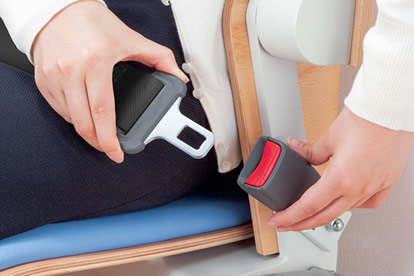 巻き取り式シートベルト