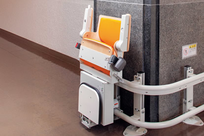 いすを折りたためる｢コンパクト収納｣