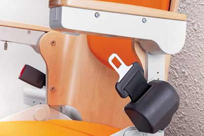 巻き取り式シートベルト